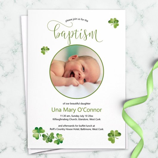 Ierse Baby foto doop met groene shamrocks Bedankkaart