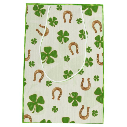 Ierse charme Whimsical MEDIUM St Patrick's Day Medium Cadeauzakje (Achterkant)