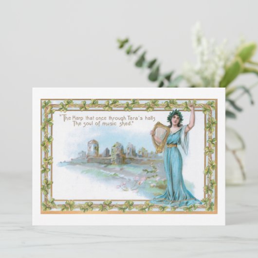  Ierse dame met Harp- en Shamrock-grens Feestdagenkaart (Staand voorkant)