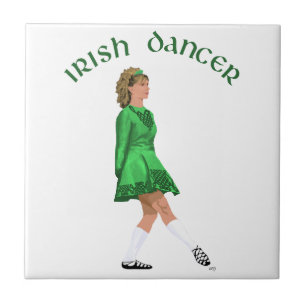Ierse danser in groen met zachte schoenen tegeltje