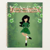 Ierse danser met Black Hair en Clovers Dance Planner (Voorkant)