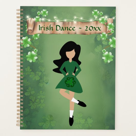 Ierse danser met Black Hair en Clovers Dance Planner (Voorkant)