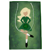 Ierse danser met blond haar | Green Clovers Dance Medium Cadeauzakje (Voorkant)