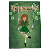 Ierse danser met Brown Hair Happy Birthday Dance Medium Cadeauzakje (Achterkant)