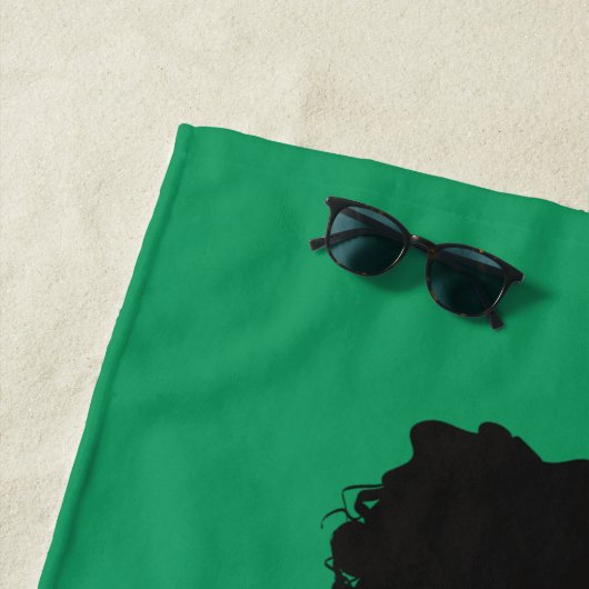 Ierse danseres en vlag van Ierland Strandlaken (In situ)