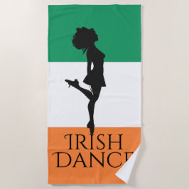 Ierse danseres en vlag van Ierland Strandlaken