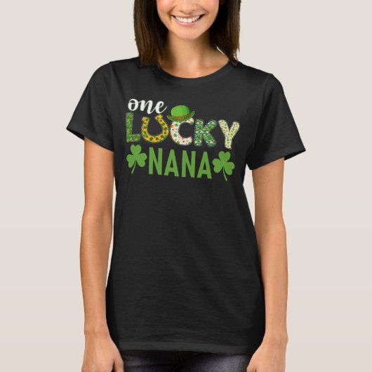 Ierse groep Matching One Lucky Nana St Patrick s D T-shirt (Voorkant)