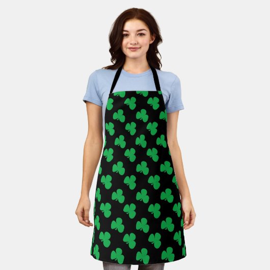Ierse Klover St. Patrick's Day levendig groen zwar Schort (Gedragen)