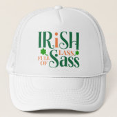 Ierse Lass vol met Sass Funny St Patrick's Day Trucker Pet (Voorkant)