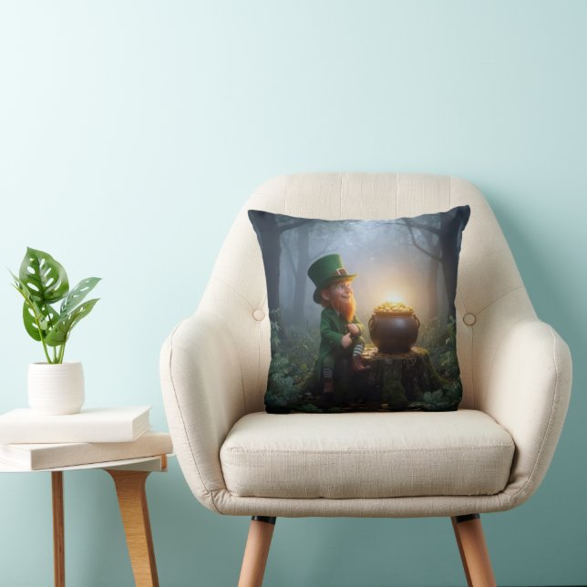 Ierse Leprechaun met een Pot met Goud Kussen (Stoel)