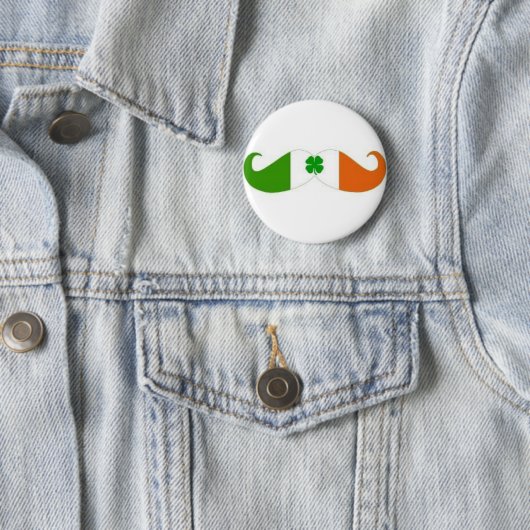Ierse mustache badge ronde button 5,7 cm (In situ)