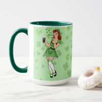 Ierse Pin-Up die van Bier Houdt