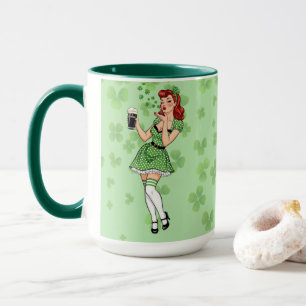 Ierse Pin-Up die van Bier Houdt Mok