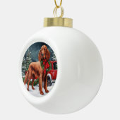Ierse rode setter hond in sneeuw kerst keramische bal ornament (Rechts)