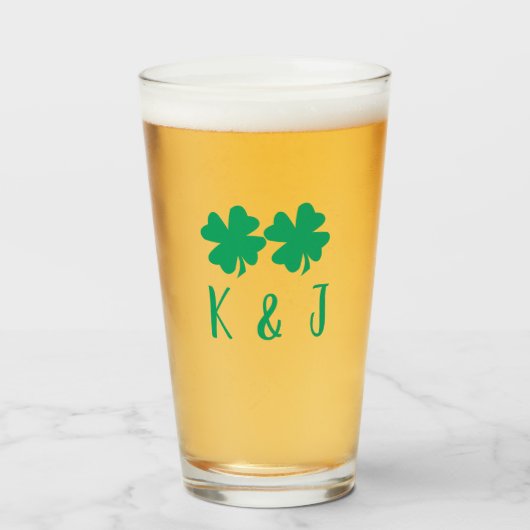 Ierse Shamrock Green Clover Monogram Couple Name Glas (Voorkant gevuld)