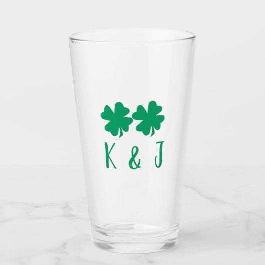 Ierse Shamrock Green Clover Monogram Couple Name Glas (Voorkant)