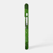 Ierse Shamrock met waterdruppels iPhone 16 Hoesje (Linkerkant)