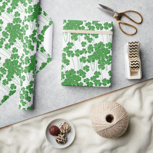 Ierse shamrocks op wit cadeaupapier (Crafts)