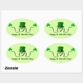 Ierse Smugshrug Holding Shamrocks Ovale Sticker (Vel)