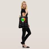 Ierse vlag en Ierse mode van Heart Tote Bag (Op model)