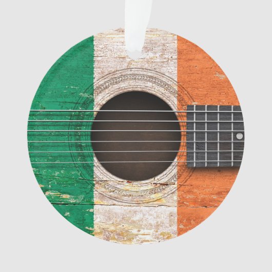 Ierse vlag op oude akoestische gitaar ornament (voorkant)