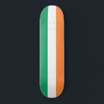 Ierse vlag (Republiek Ierland) (ROI) (Eire) Persoonlijk Skateboard<br><div class="desc">Dit ontwerp is voorzien van de nationale vlag van de Republiek Ierland, een land in het noordwesten van Europa. De Republiek Ierland bestaat uit 26 van de 32 provincies op het Ierse eiland (die ook in het Iers bekend staat als Éire en in Ulster Scots als Airlann); de andere landen...</div>
