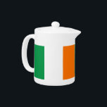 Ierse vlag theepot<br><div class="desc">Voeg een vleugje Ierse charme toe aan je theetijd met onze exclusieve theepot met de vlag van Ierland! Deze theepot is gemaakt met nauwgezette aandacht voor detail en is meer dan alleen een functioneel item; het is een viering van het rijke erfgoed en de culturele trots van Ierland. Het levendige...</div>