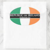 Ierse vlag Vlag ingesteld in 1922 Witte tekst Ovale Sticker (Tas)