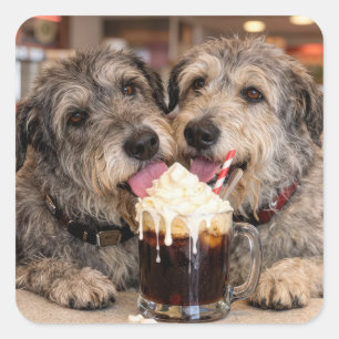 Ierse Wolfshond Honden Genieten van een Root Beer  Vierkante Sticker