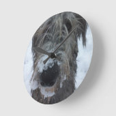 ierse wolfshond speelt in de sneeuw ronde klok (Hoek)