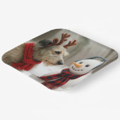 Ierse Wolfshond staart naar een knappe sneeuwman Papieren Bordje (Gebogen)