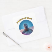 Iets beet me gewoon! vierkante sticker (Envelop)