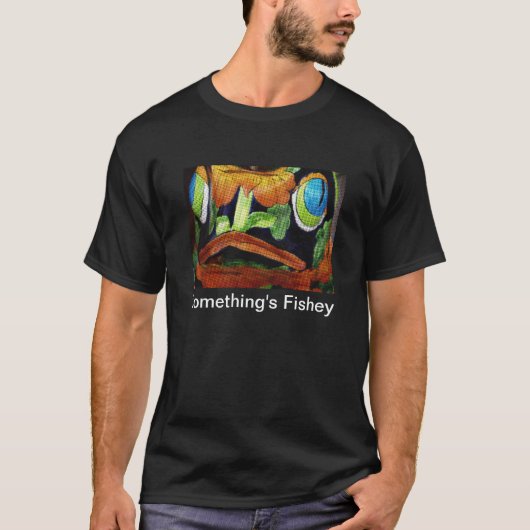 Iets is Fishey Tee Shirt (Voorkant)