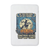 Iets Kwaadaardigs Komt Heks Halloween Pompoen Badmat (Voorkant Verticaal)