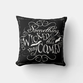 Iets met een schopte Chalkboard Halloween Pillow Kussen