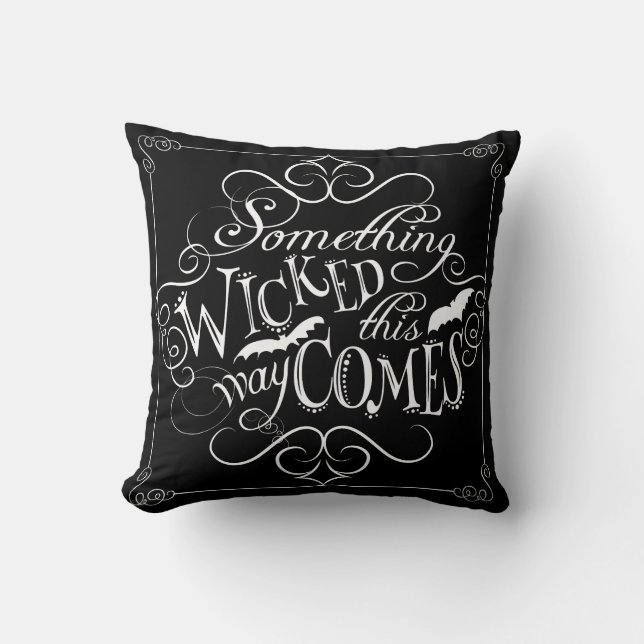 Iets met een schopte Chalkboard Halloween Pillow Kussen (Voorkant)