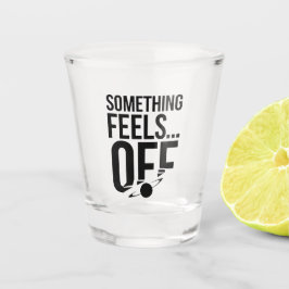 Iets voelt af - verontrustende en cryptische boods shot glas