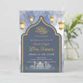 Iftar-uitnodiging met marineblauwe inkt en gouden kaart (Staand voorkant)