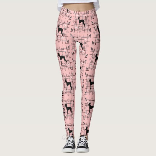 Iggy mam Italiaanse Leggings rond de Greyhound Lul (Voorkant)