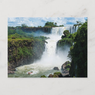 Iguazu-watervallen omringd door jungle briefkaart