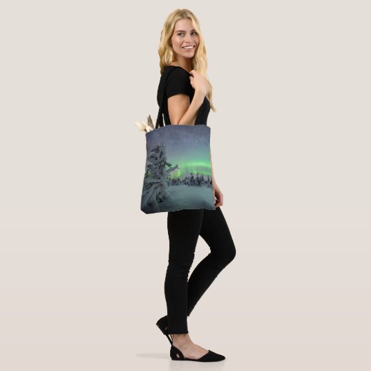 IJs en sneeuw | Nationaal park Pallas-Yllastunturi Tote Bag (Op model)