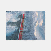 IJs en sneeuw | Red Bernina Express Train Zwitserl Fleece Deken (Voorkant (Horizontaal))