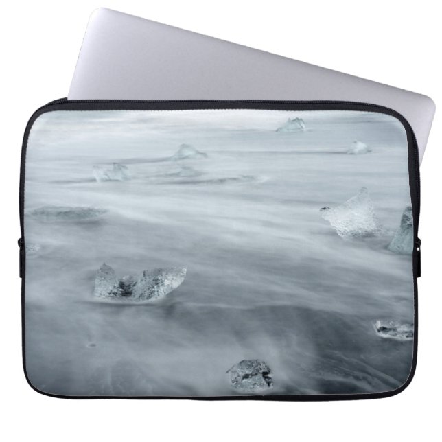 IJs en water op een strand, ijsland Laptop Sleeve (Voorkant)