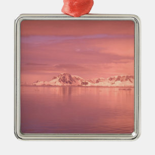 Ijs, Sneeuw, Ijsbergen in de kanalen langs de Metalen Ornament
