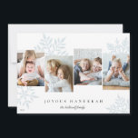 ijs | Snowdrop 4 Foto Collage Hanukkah Feestdagenkaart<br><div class="desc">Het unieke moderne Hanukkah-kaartontwerp bevat vier favoriete foto's die naast elkaar zijn geplaatst en die voorzien zijn van een overmaat bleke blauwe sneeuwvloksilhouettes op de achtergrond. Pas uw eigen vakantiegroet en uw familienaam/familienaam/-namen aan onder in klassiek schrijven; getoond met "Joyous Hanukkah".</div>