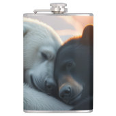 Ijsbeer en zwarte beer knuffelen heupfles (Voorkant)