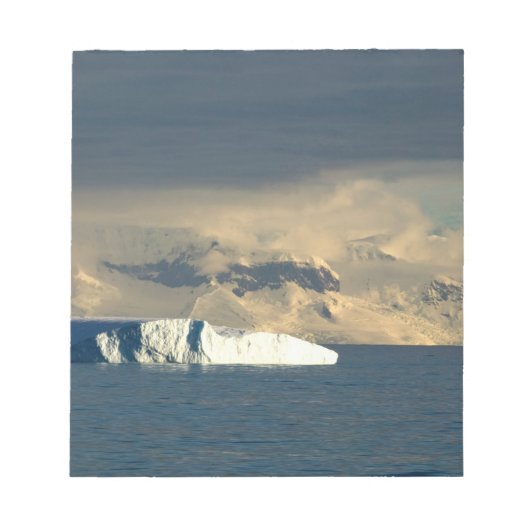 Ijsberg in het begin van de Drake Passage net Notitieblok (Voorkant)