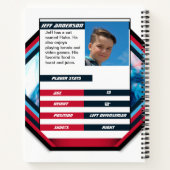 ijshockeyspeler aandenken op koele rode aangepaste notitieboek (Achterkant)