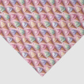 IJskegels op roze Tissuepapier (Detail)