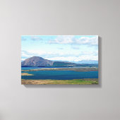 IJsland-ochtendkapje met boerderijen in een fjord Canvas Afdruk (Voorkant)